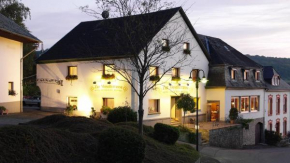 Hotel & Restaurant 
